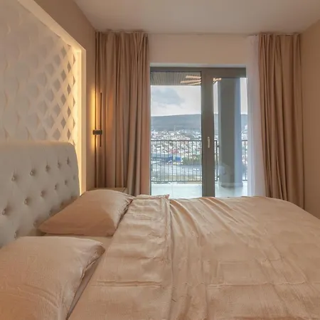 The One Apartment *